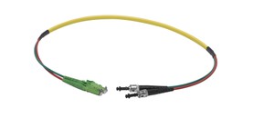 VL Dupl. Fig. 0 9/125 ST/E2000APC gb 1.5m